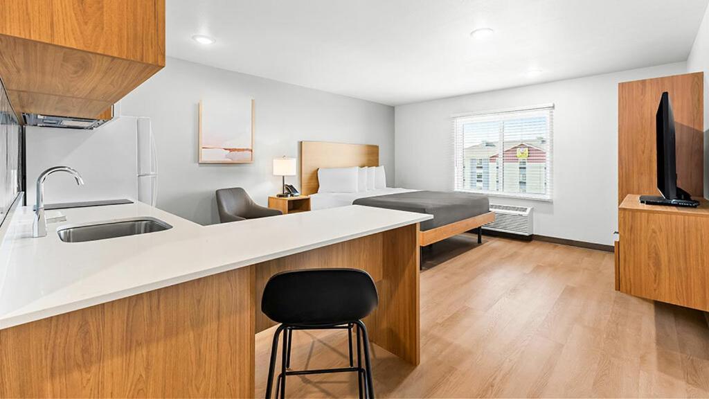 Livaway Suites Tri-Cities-Richland Extérieur photo